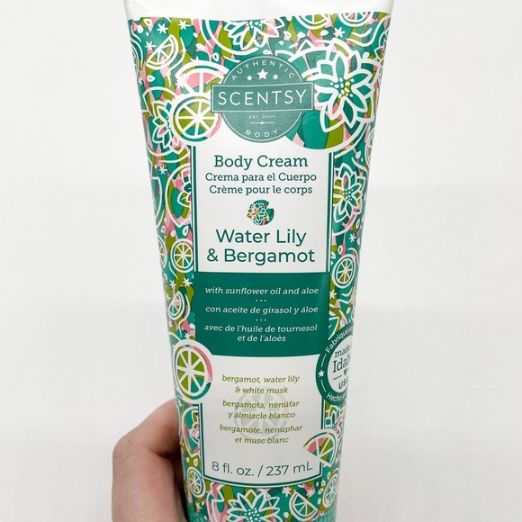 Scentsy Water Lily‎ And Bergamot Body Cream 8oz Aloe Sunflower Oil Spa Pampering - Picture 5 of 8